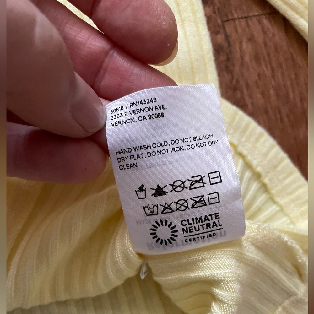 Reformation Light Yellow Ribbed Button-Up Crop Top - Picture 5 of 7